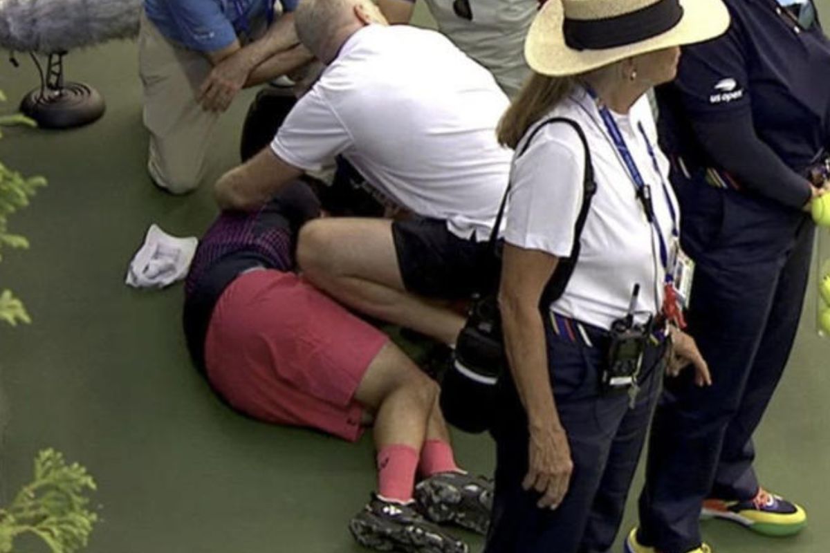 Dramatyczne sceny w US Open. Tenisista zwieziony na wózku inwalidzkim