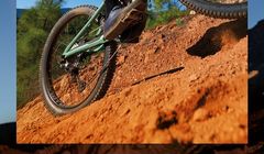 Kross w nowej reklamie promuje rowery elektryczne