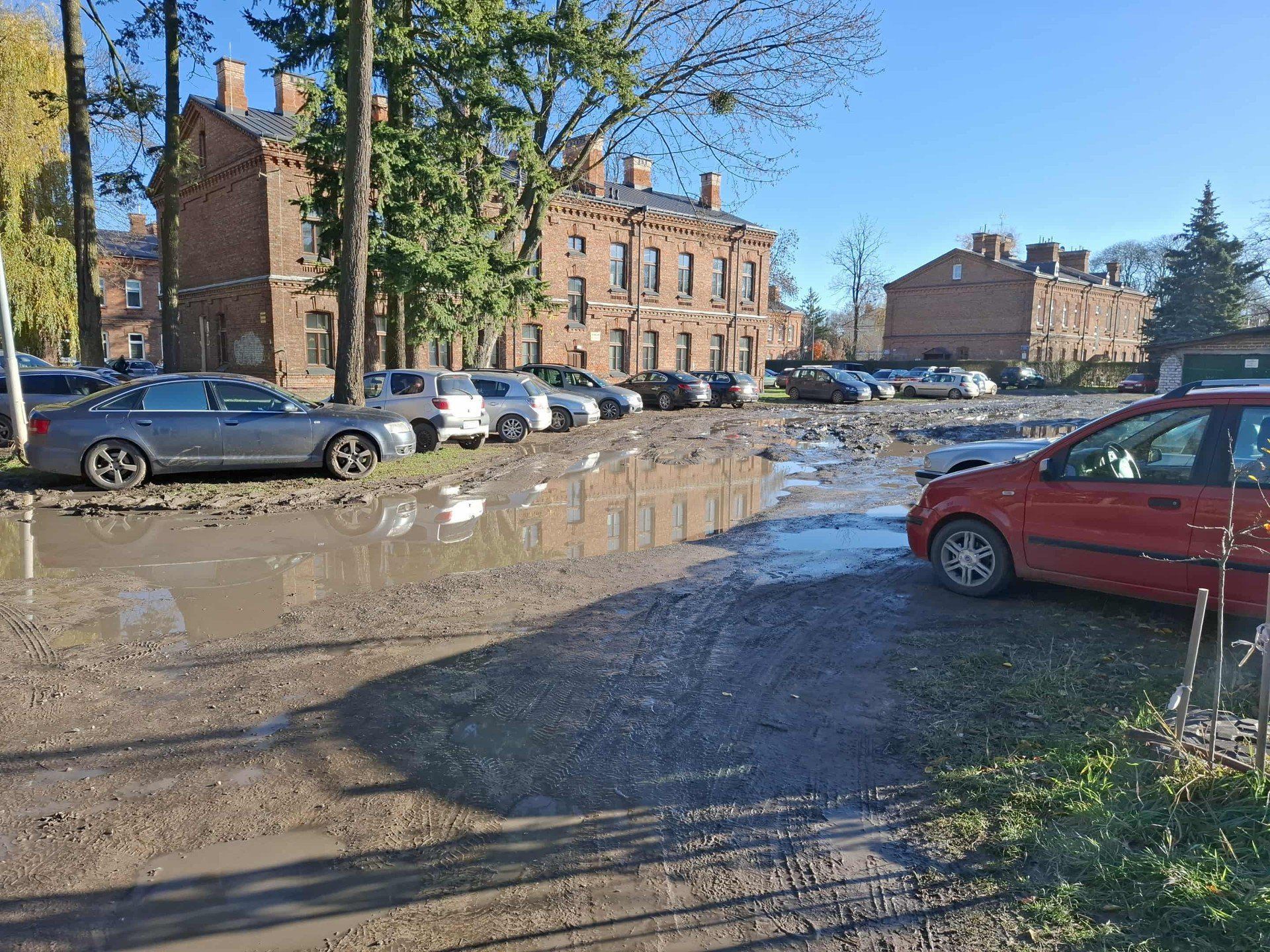 Na zamojskim osiedlu Koszary. Mieszkańcy osiedla mają już tego dość