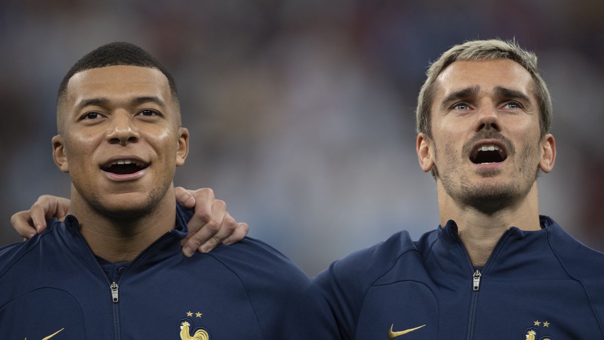 LUSAIL CITY, QATAR - DECEMBER 18: Kylian Mbappe and Antoine Griezmann of France ahead of the FIFA World Cup Qatar 2022 Final match between Argentina and France at Lusail Stadium on December 18, 2022 in Lusail City, Qatar. (Photo by Visionhaus/Getty Images)
