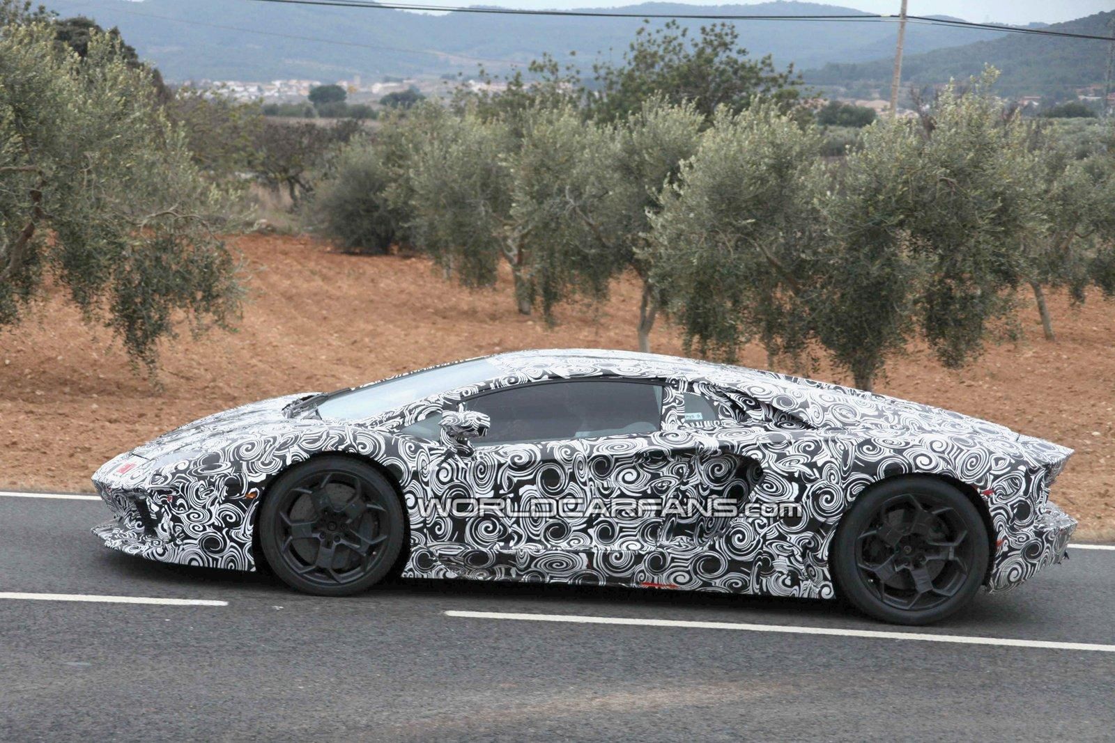 Lamborghini LP700-4