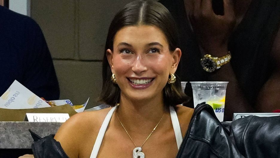 Hailey Bieber już nosi najmodniejsze buty na wiosnę 2024