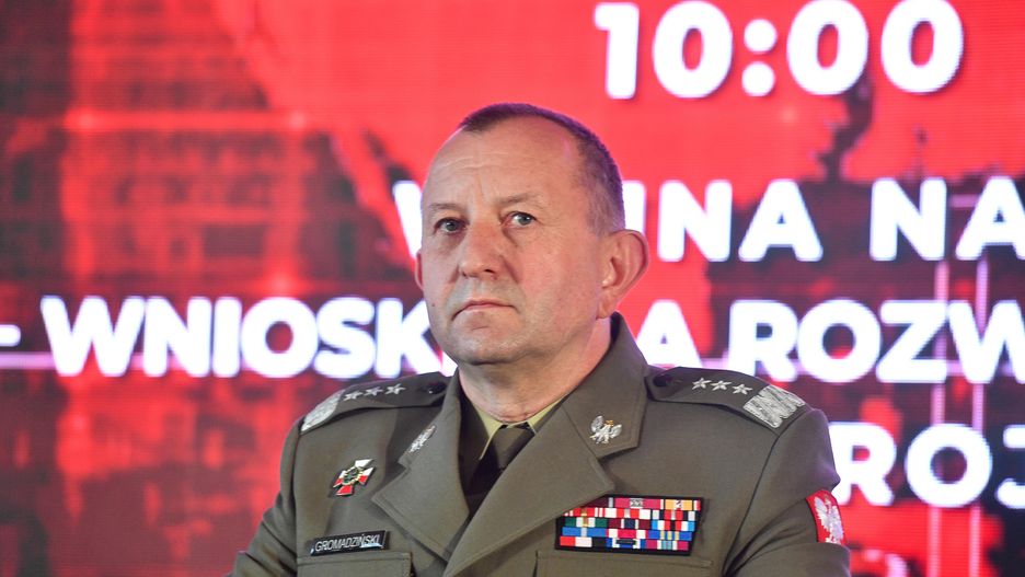 Jaros�aw Gromadzi�ski
Radek Pietruszka
Biura Bezpiecze�stwa Narodowego, briefing, Defence24 Day, edycja, edycji, konferencja, minister, obrona, obrona narodowa, polityk, polityka, prasowa, prasowy