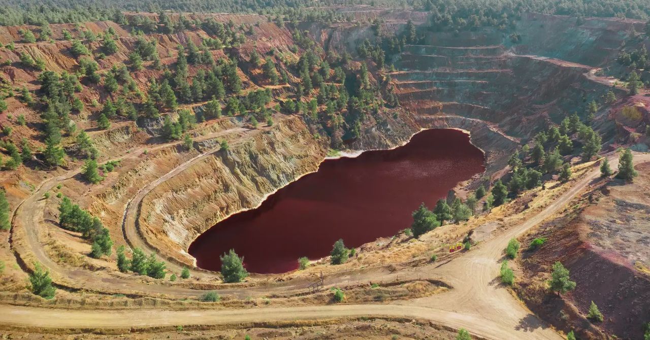 Krwawa tajemnica jeziora na Cyprze. Po tej historii już nigdy nie spojrzysz na nie tak samo