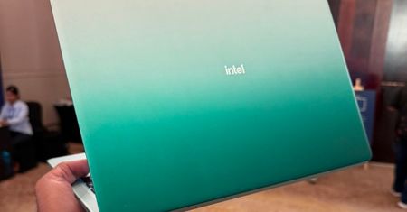 Nadchodzi konkurencja dla MacBooka Neo. Intel pokazał laptopa z nowym chipem