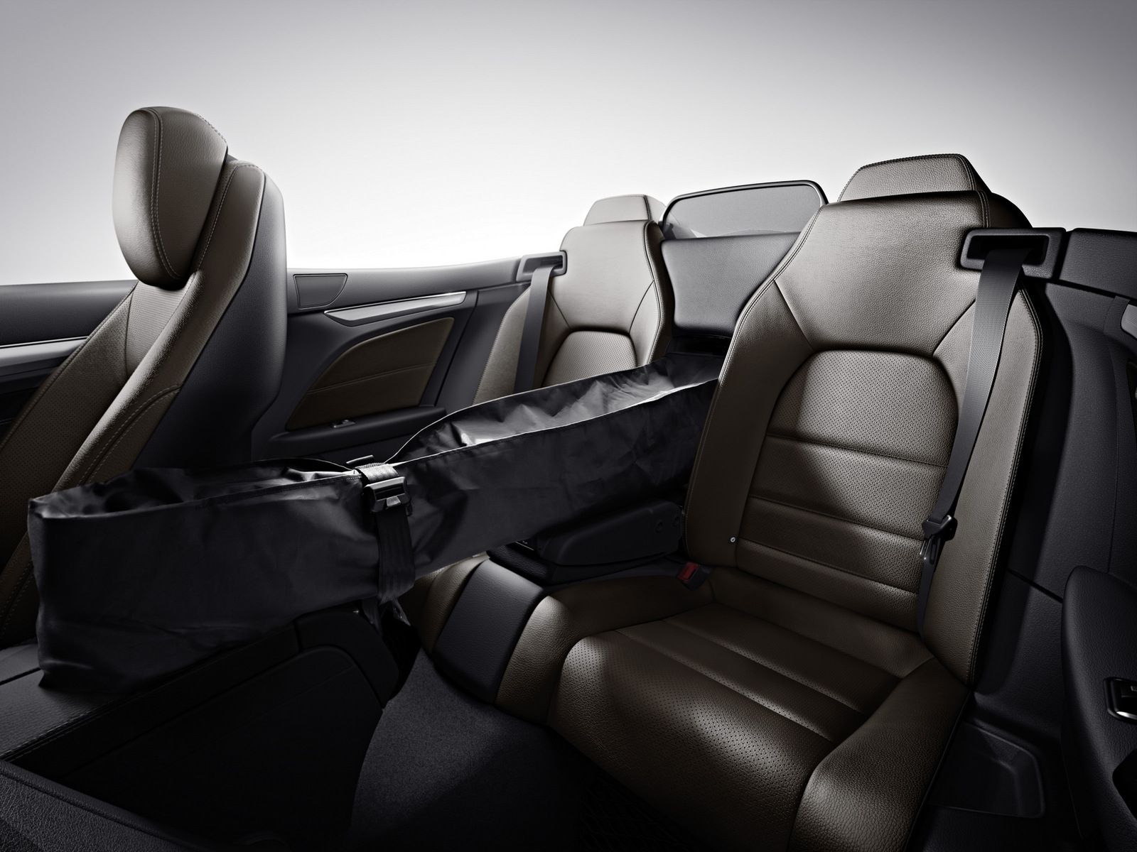 Mercedes-Benz klasy E na nowych zdjęciach [galeria] 57