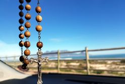 Różaniec online. Gdzie transmisja na żywo w TV, radiu i internecie?