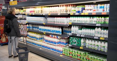 Bitwa na cła. Polscy producenci mleka mogą wiele stracić, jeśli będzie odwet Chin