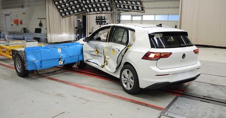 EuroNCAP 2019. Volkswagen Golf 8 z kompletem punktów, zaskoczył Aiways U5