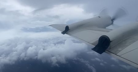 Samolot wleciał w środek huraganu. Jest nagranie
