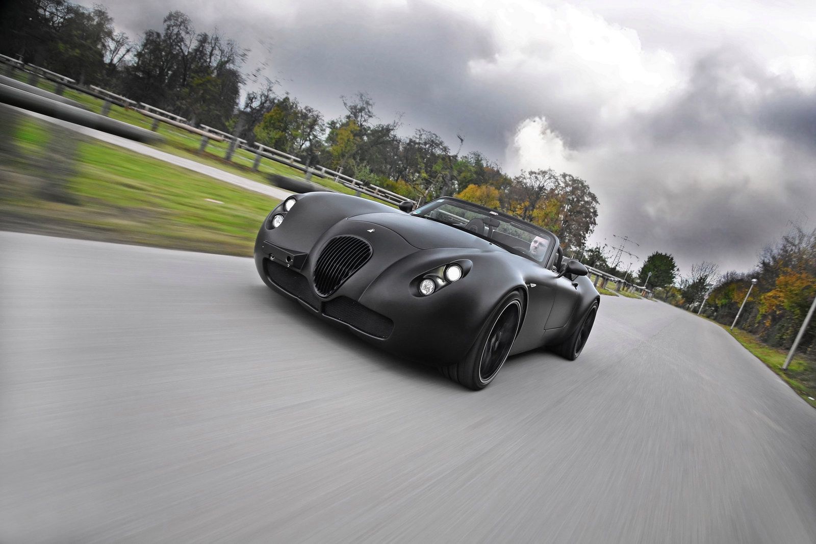 Wiesmann MF5 Black Bat