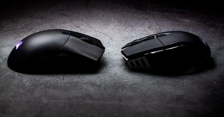 Corsair M65 RGB Ultra Wireless vs Sabre RGB Pro Wireless – lekka czy ciężka?