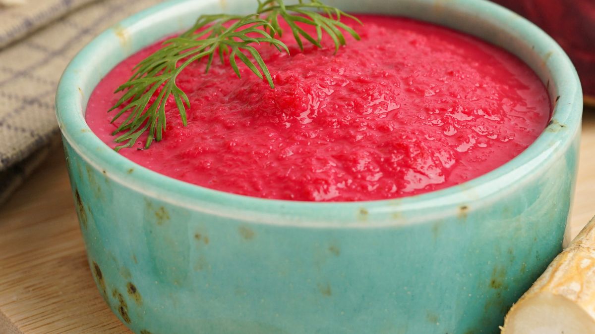 Sos chrzanowy z burakiem 