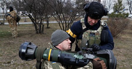 Wojna w Ukrainie. Nowi członkowie WOT-u szkolą się w korzystaniu z ciężkiej broni