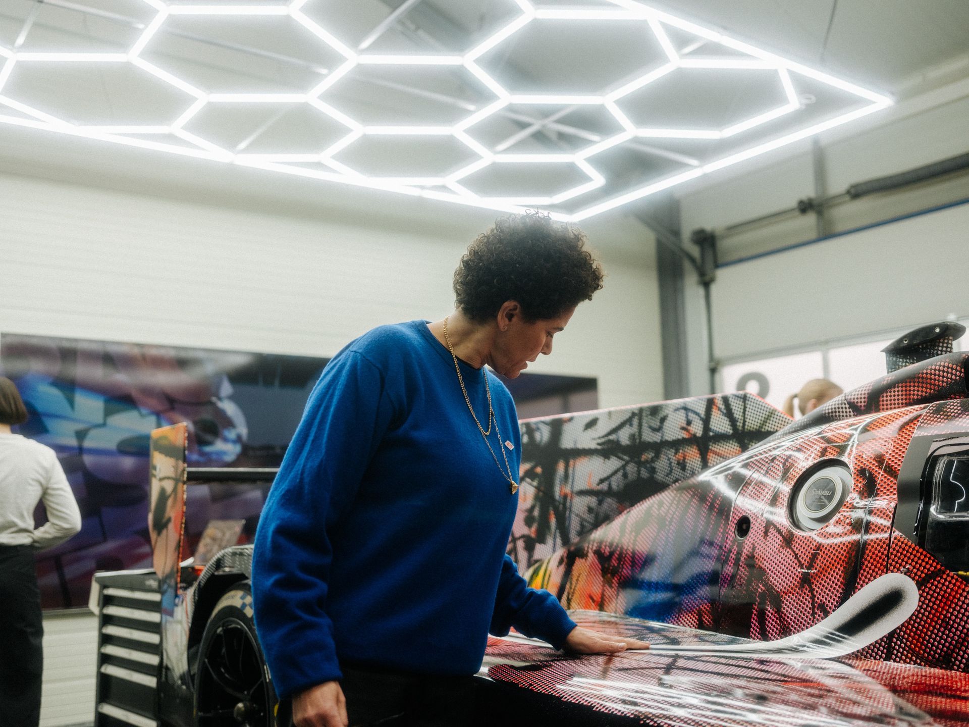 BMW M Hybrid V8 art car - proces powstawania - Julie Mehretu