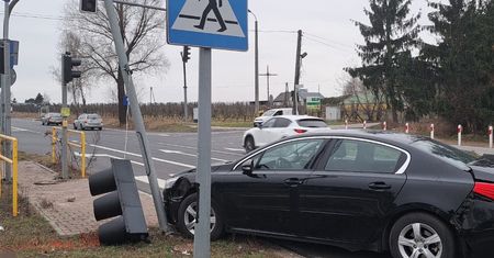 Drogowy pirat z promilami. Pijany 48-latek staranował auto na "starej siódemce"