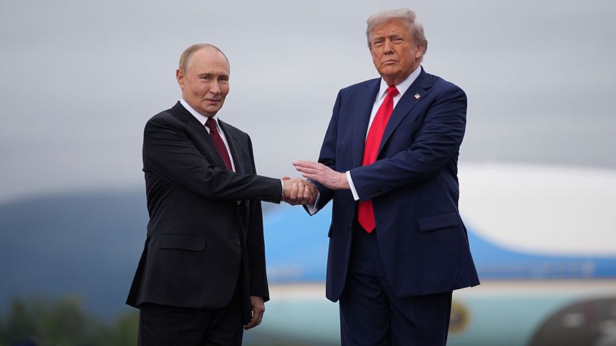 Donald Trump i Władimir Putin na Alasce