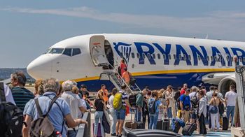 Ryanair wini rządy za opóźnienia. Wzywa pasażerów do działania