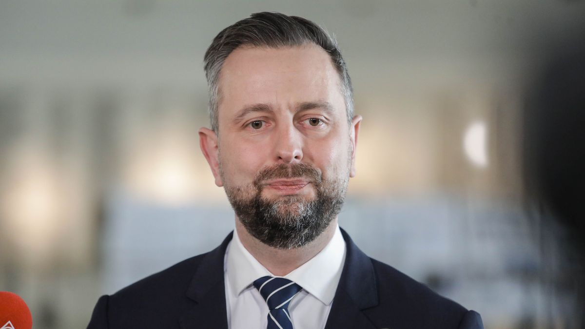 Warszawa, 24.03.2026. Wicepremier, minister obrony narodowej Władysław Kosiniak-Kamysz podczas konferencji prasowej poświęconej złożeniu projektu ustawy "Składamy ustawę Bezpieczna Polska! Zysk z NBP na bezpieczeństwo Polaków!?, 24 bm. w Sejmie. (ad) PAP/Tomasz Gzell