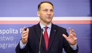 Rosyjska rakieta nad Polską. Sikorski dzwoni do NATO