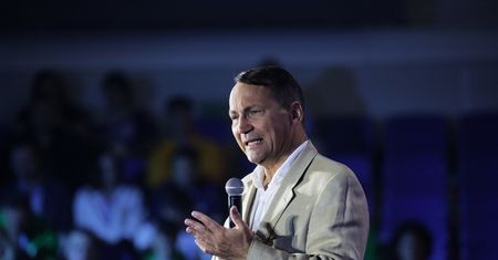 Sikorski idzie na rękę Kaczyńskiemu. Postawił jeden warunek