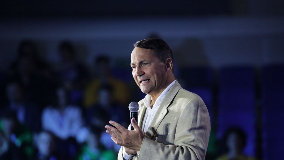 Sikorski idzie na rękę Kaczyńskiemu. Postawił jeden warunek
