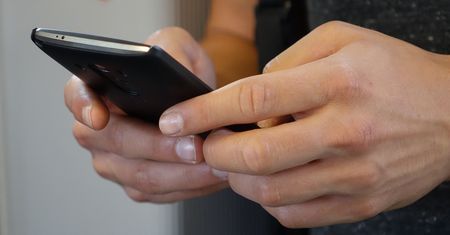 KE: wszystkie smartfony powinny dostawać aktualizacje przez 5 lat