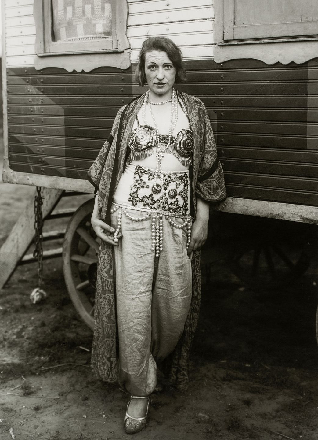 Stworzony przez Augusta Sandera portret zbiorowy społeczeństwa niemieckiego należy do najwybitniejszych osiągnięć fotografii XX wieku 6