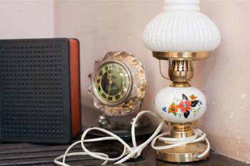 Kultowe przedmioty z PRL‑u znów w modzie – kosztują fortunę