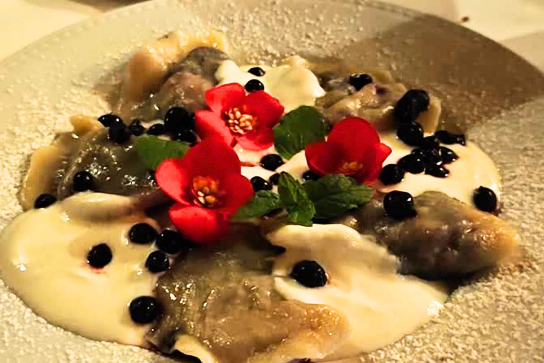 Pierogi z jagodami z restauracji "U Fukiera"