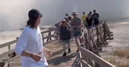 Porażający widok. Turyści uciekali z Yellowstone