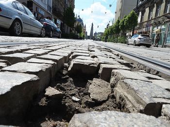 Łódź: Plac Wolności rozpada się w zastraszającym tempie