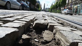 Łódź: Plac Wolności rozpada się w zastraszającym tempie