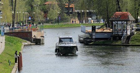 Majówka z obostrzeniami? Resort zdrowia zdradza plany