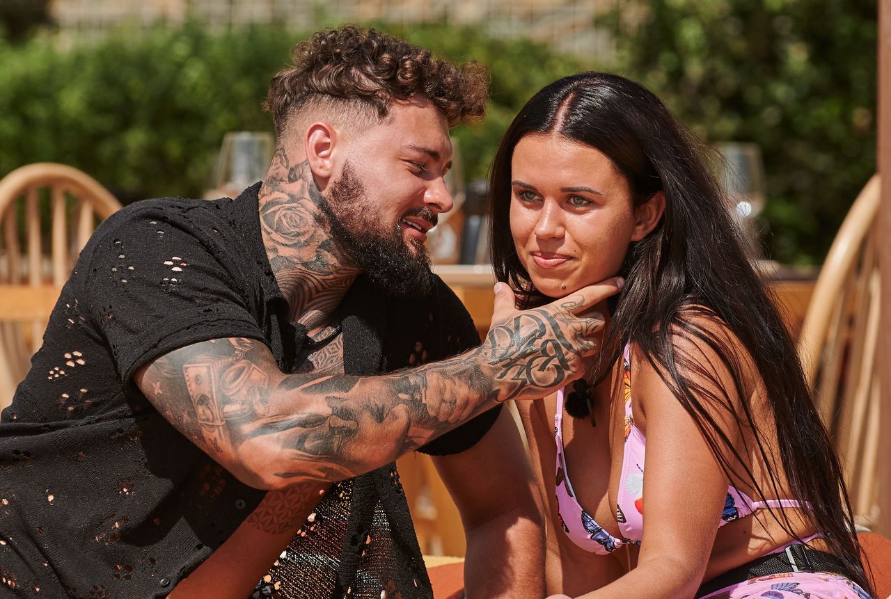 "Love Island". Widzowie ostro o zachowaniu uczestnika. "Obrzydliwy typ"