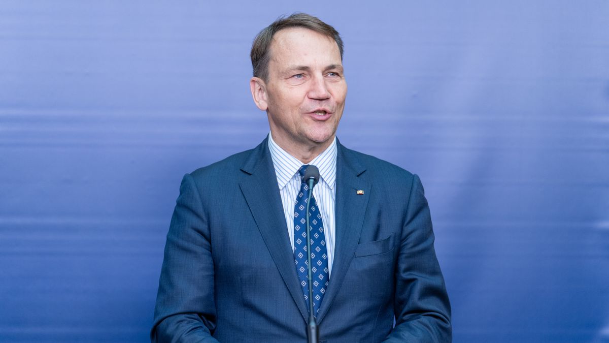 WARSAW, POLAND - 2024/07/19: Minister of Foreign Affairs of Poland Radoslaw Sikorski speaks during a press conference. Minister Radoslaw Sikorski met with Sri Lankan Foreign Minister Ali Sabry. The main topics of their discussion were bilateral issues and regional security concerns. The talks aimed to enhance political and economic relations, focusing on trade exchange, new areas of cooperation, including the development of maritime port partnerships, and expanding the legal and treaty framework. They also addressed security challenges in Europe and the Indian Ocean region. (Photo by Marek Antoni Iwaczuk/SOPA Images/LightRocket via Getty Images)