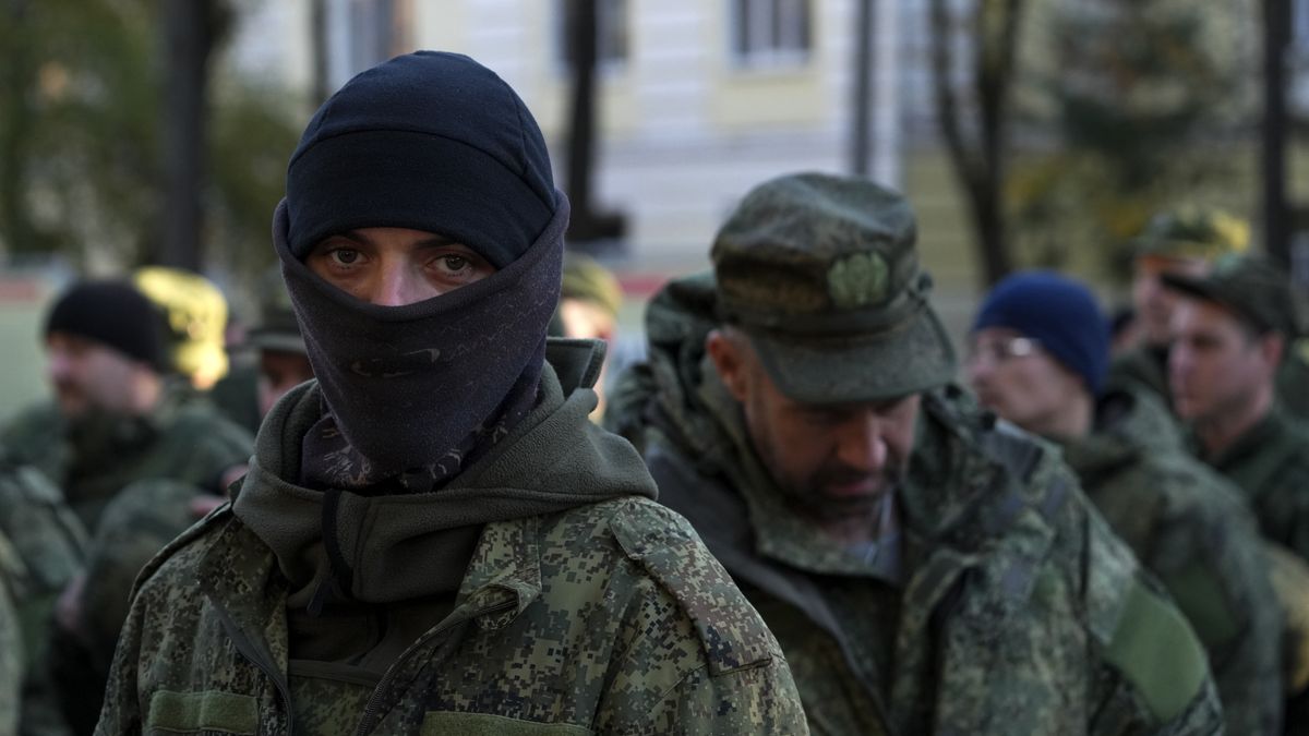 Partial mobilization in Russia
MOSCOW, RUSSIA - OCTOBER 10: Russian citizens drafted during the partial mobilization are seen being dispatched to combat coordination areas after a military call-up for the Russia-Ukraine war in Moscow, Russia on October 10, 2022. (Photo by Stringer/Anadolu Agency via Getty Images)
Anadolu Agency
russia-ukraine war, combat coordination, coordination areas, drafted citizens, drafted men, military call-up, mobilization, moscow, partial mobilization, russian citizens, soldiers
