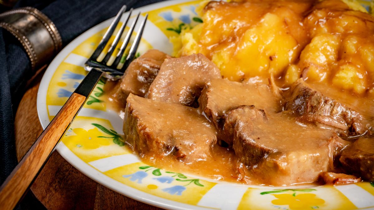 Gulasz z ozorków w sosie musztardowym