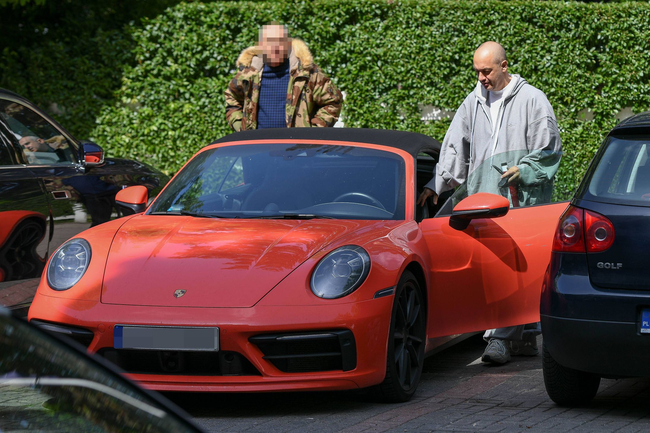 Mąż Ewy Chodakowskiej wsiada do Porsche