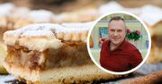 Kruchy spód i zwarte nadzienie. Poznaj trik Tomasza Strzelczyka na idealną szarlotkę