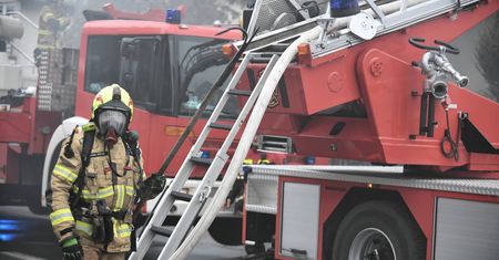 Łódź. Pożar budynku mieszkalnego, nie żyje jedna osoba