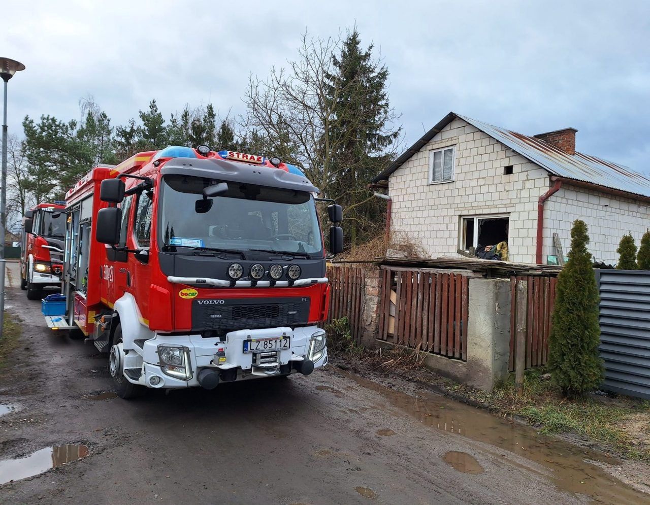 Tragiczny pożar w Zamościu. Strażacy odkryli ciało mężczyzny i psa