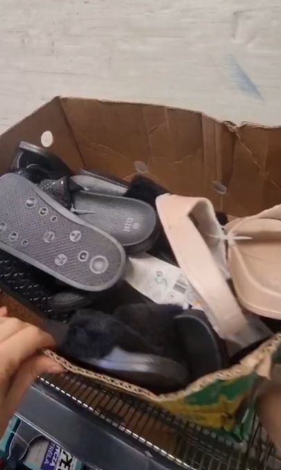 W ciężarówce pełno było klapek