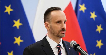 Polska wyjdzie z Unii? Poseł Ziobry ujawnia. Wielka awantura