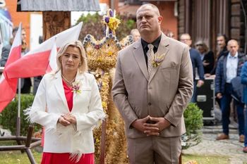 Dożynki w Spale pod znakiem kontrastu: Wdzięczność za plony i gniew rolników