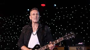 Gitarzysta Def Leppard znów walczy z nowotworem. "Rak powrócił"