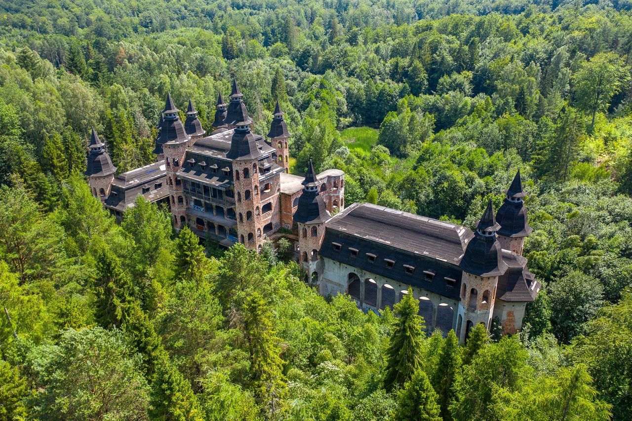 Kaszuby: Kraina jezior, lasów i tradycji. Odkryj wyjątkowy region Pomorza z bogatą kulturą i historią
