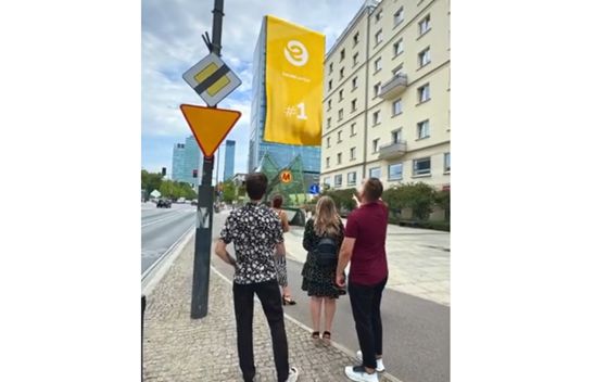 Ework Group wykorzystała Fake OOH w centrum Warszawy