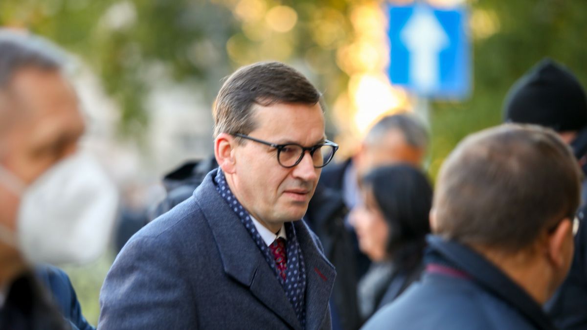 Polexit to fake news. To szkodliwy mit - napisał Mateusz Morawiecki. 