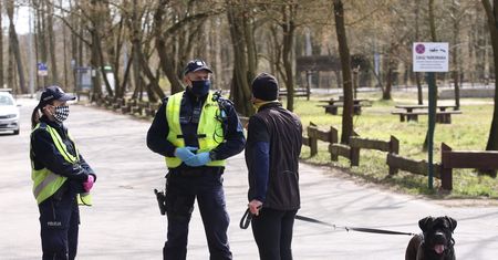Koronawirus. Szczepienia dla psów, kotów i norek. Bliźniacza spółka Pfizera składa ofertę rządowi